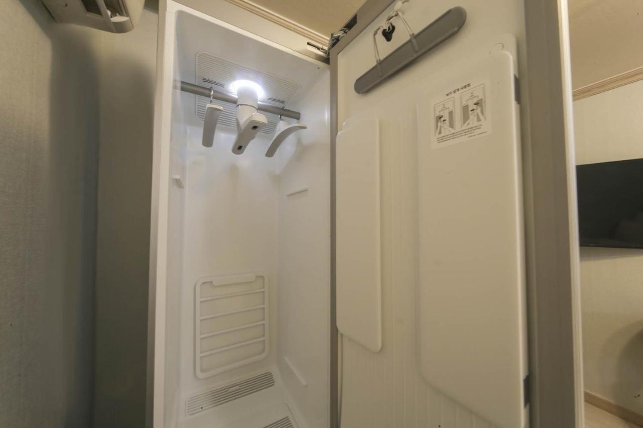 Goodstay Grand Motel Chuncheon Exterior photo