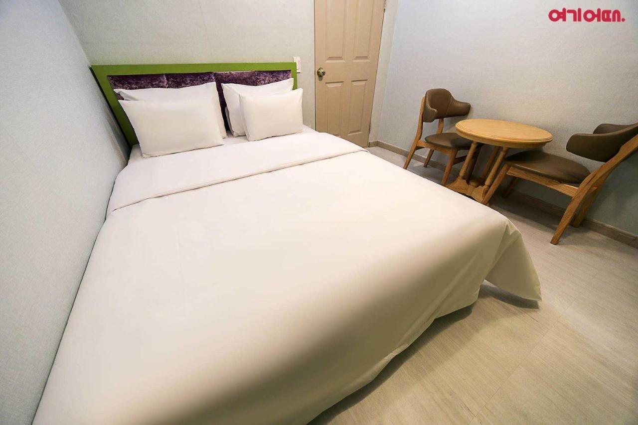 Goodstay Grand Motel Chuncheon Exterior photo