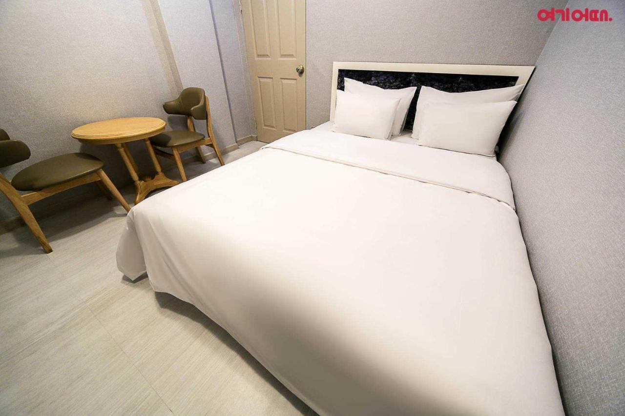 Goodstay Grand Motel Chuncheon Exterior photo