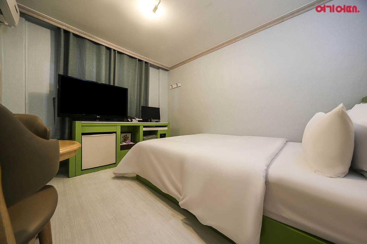 Goodstay Grand Motel Chuncheon Exterior photo